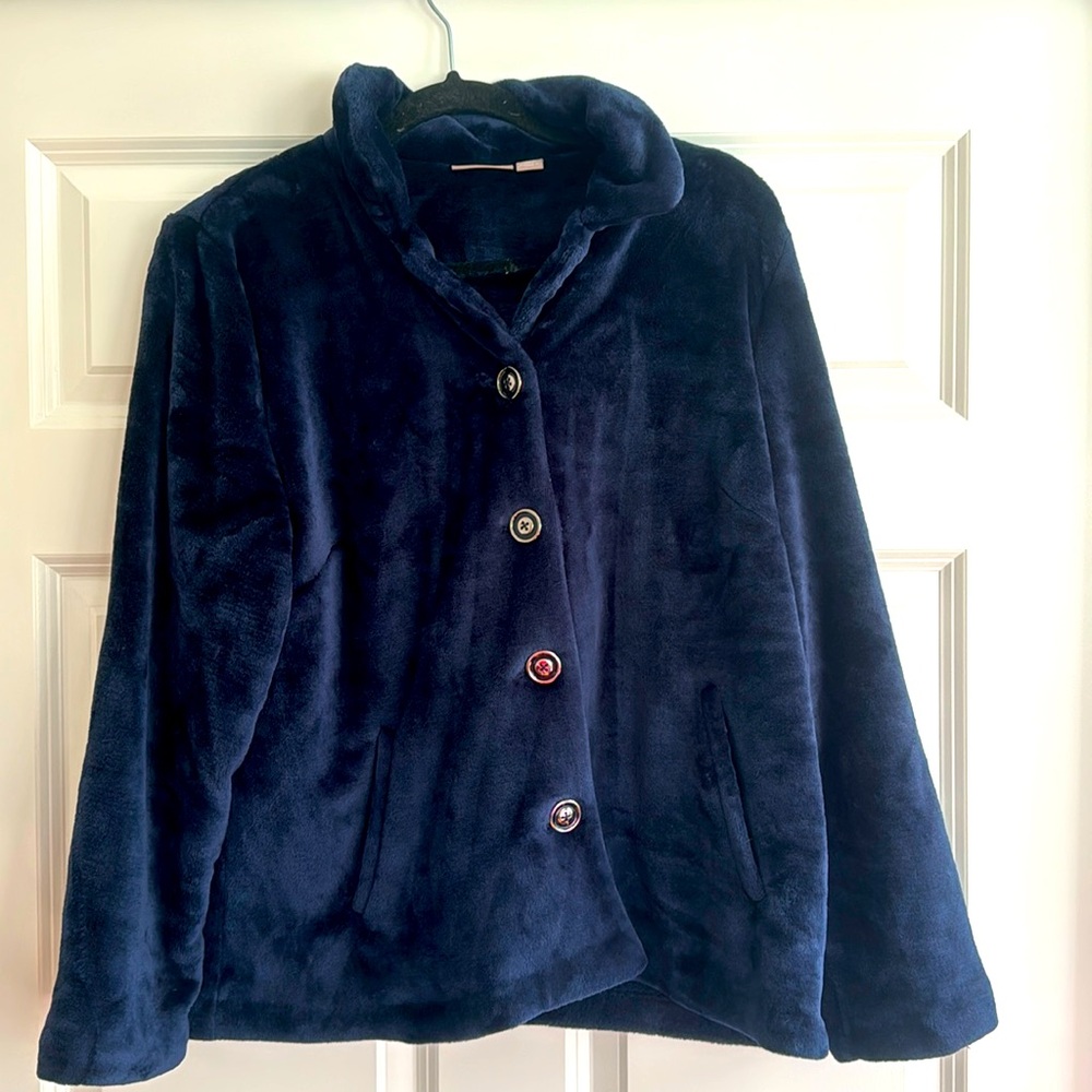 Super soft Chicos, button-down fleece jacket